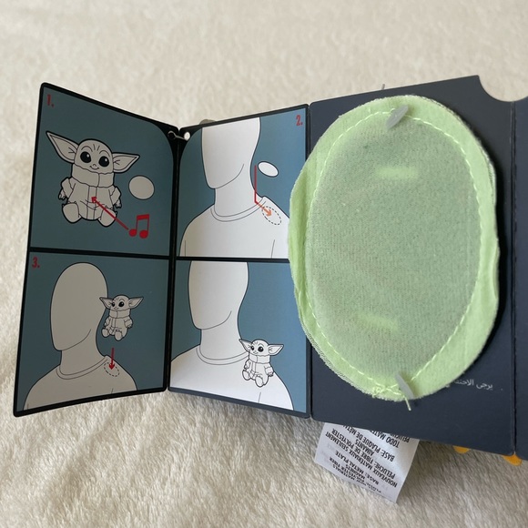 NWT DISNEY Parks Star Wars Grogu Magnetic Shoulder Plush - Picture 6 of 9